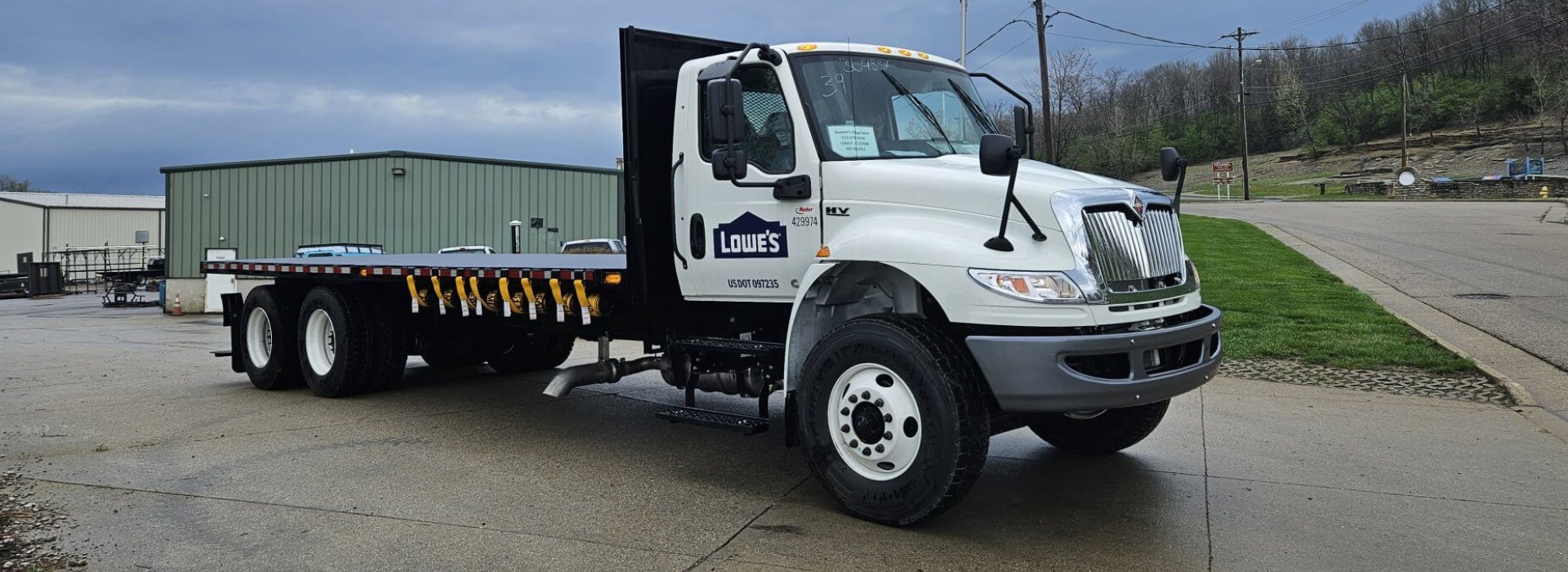 Flatbed truck